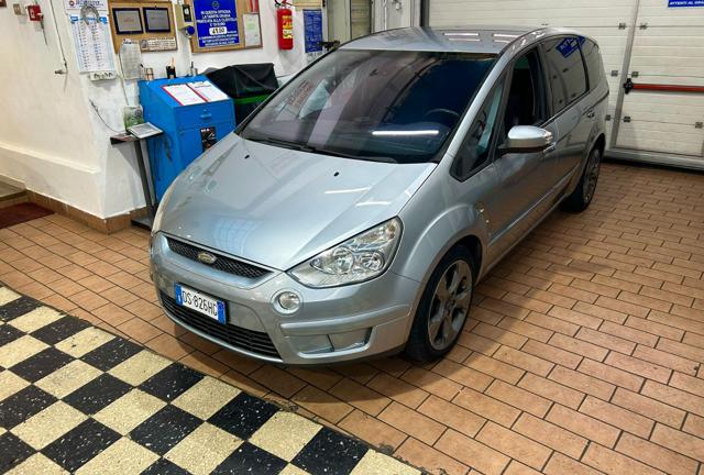 Acquista online FORD S-Max