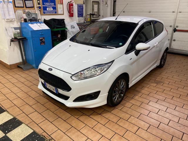 Acquista online FORD Fiesta