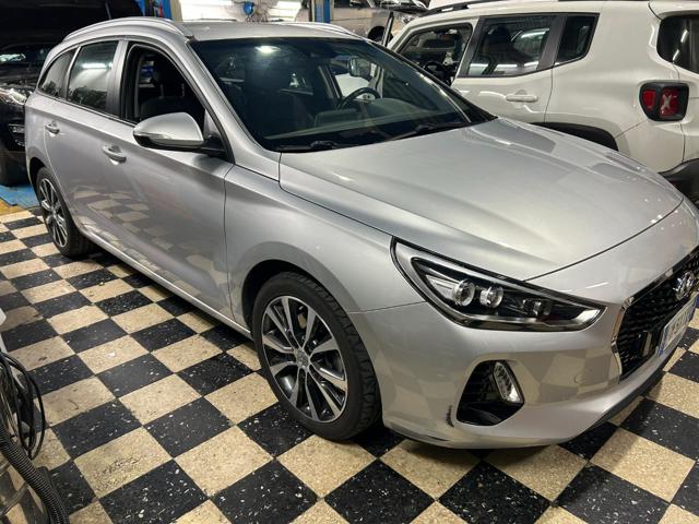 Acquista online HYUNDAI i30