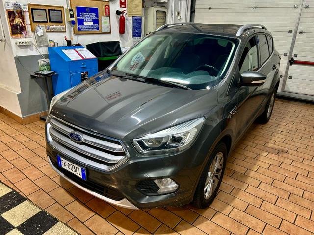 Acquista online FORD Kuga