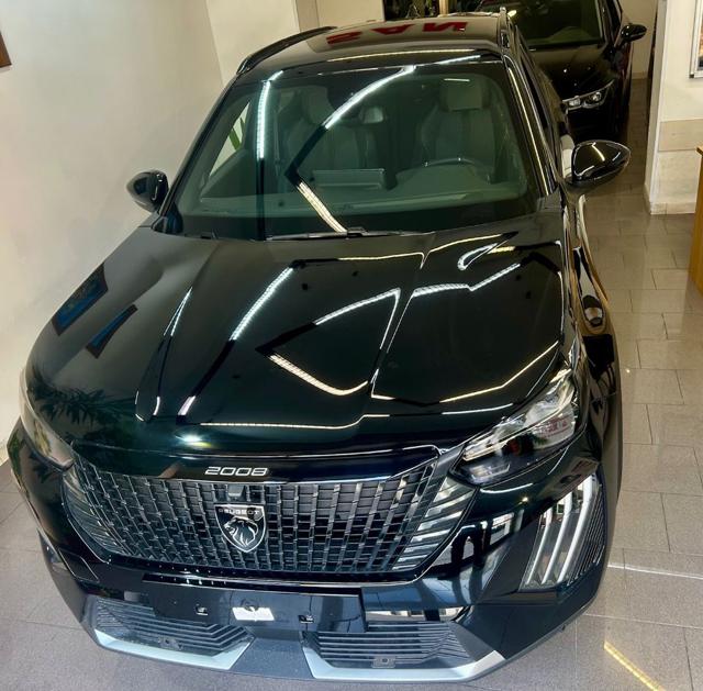 Acquista online PEUGEOT 2008