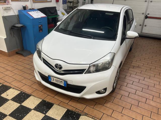 Acquista online TOYOTA Yaris