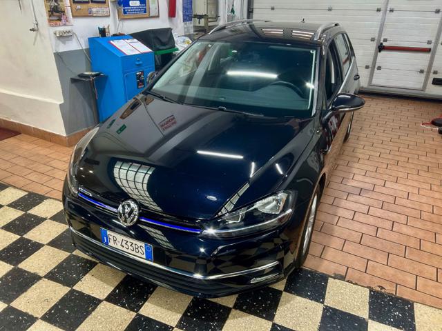 Acquista online VOLKSWAGEN Golf Variant
