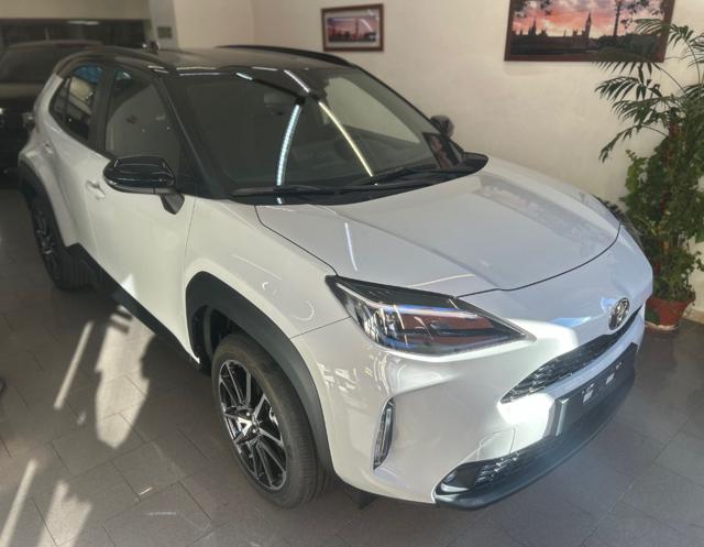 Acquista online TOYOTA Yaris Cross